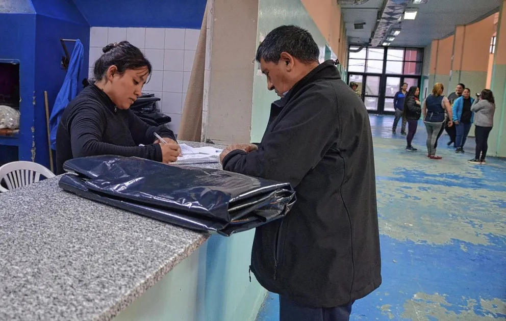 El Gimnasio Municipal Nº3 recibió a las familias evacuadas durante el temporal