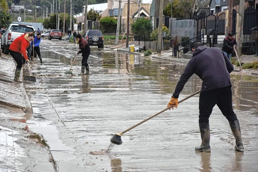 “Siempre que llueve la gente pierde todo, esto parece una zona de guerra”