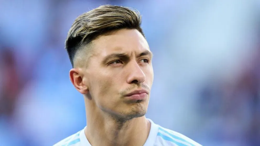 Lisandro Martínez consiguió la visa y se sumó a la Selección argentina en Miami