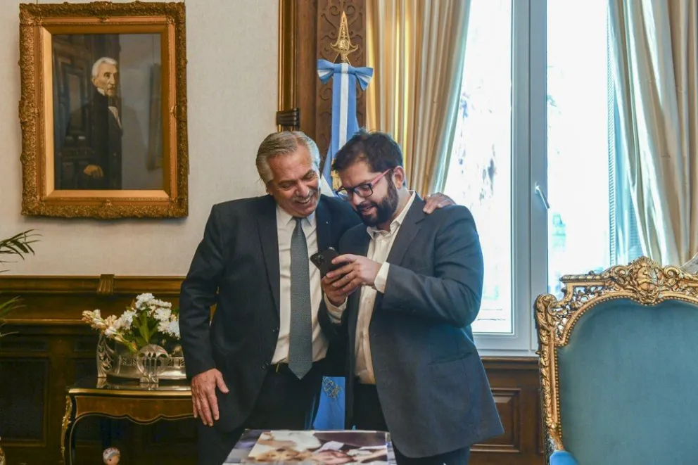 Documentos militares chilenos filtrados acusan a Fernández de "inmiscuirse" en temas de países vecinos