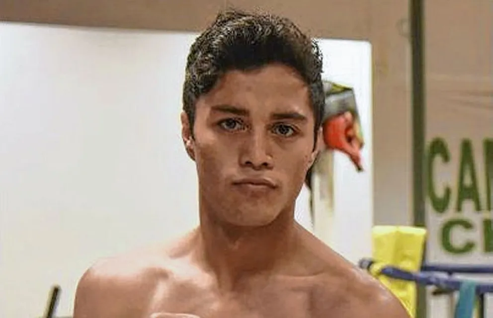 Luego de 16 meses Carlos Santana pelea para la TV