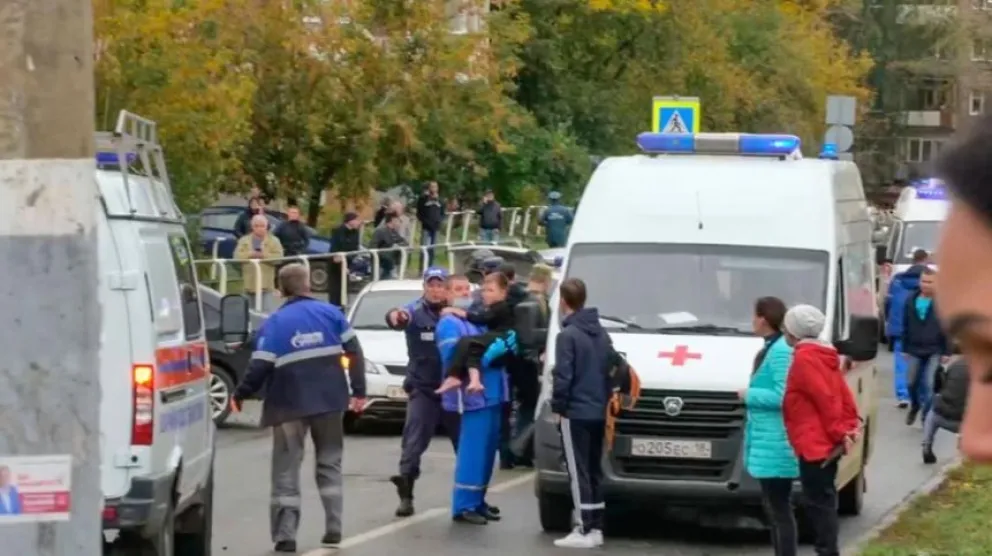 Tiroteo en una escuela de Rusia deja al menos 13 muertos y 21 heridos