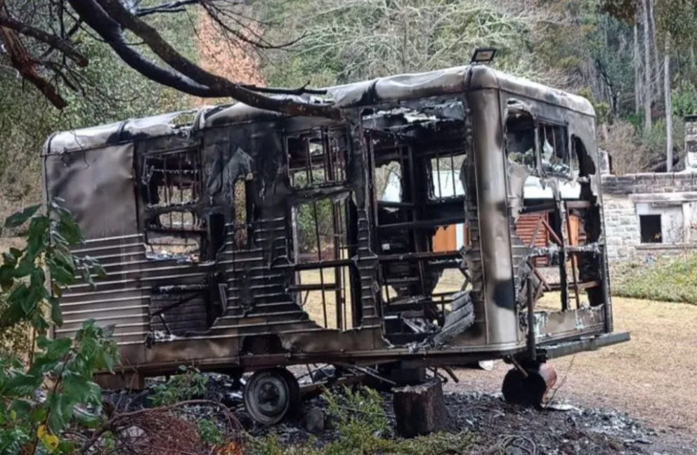 Ataque en Villa Mascardi: informe revela que habrían usado armas de fuego contra el móvil de Gendarmería