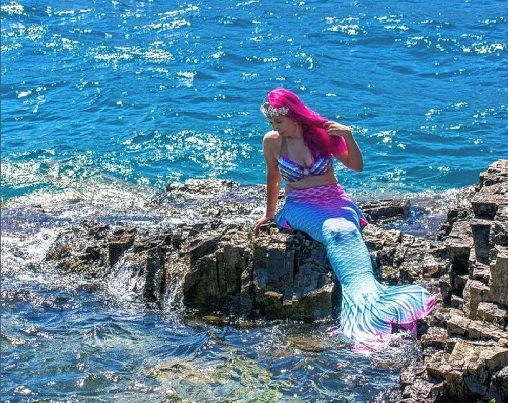 La joven de Esquel que sueña con trabajar como sirena: “Es algo distinto y novedoso que me divierte”