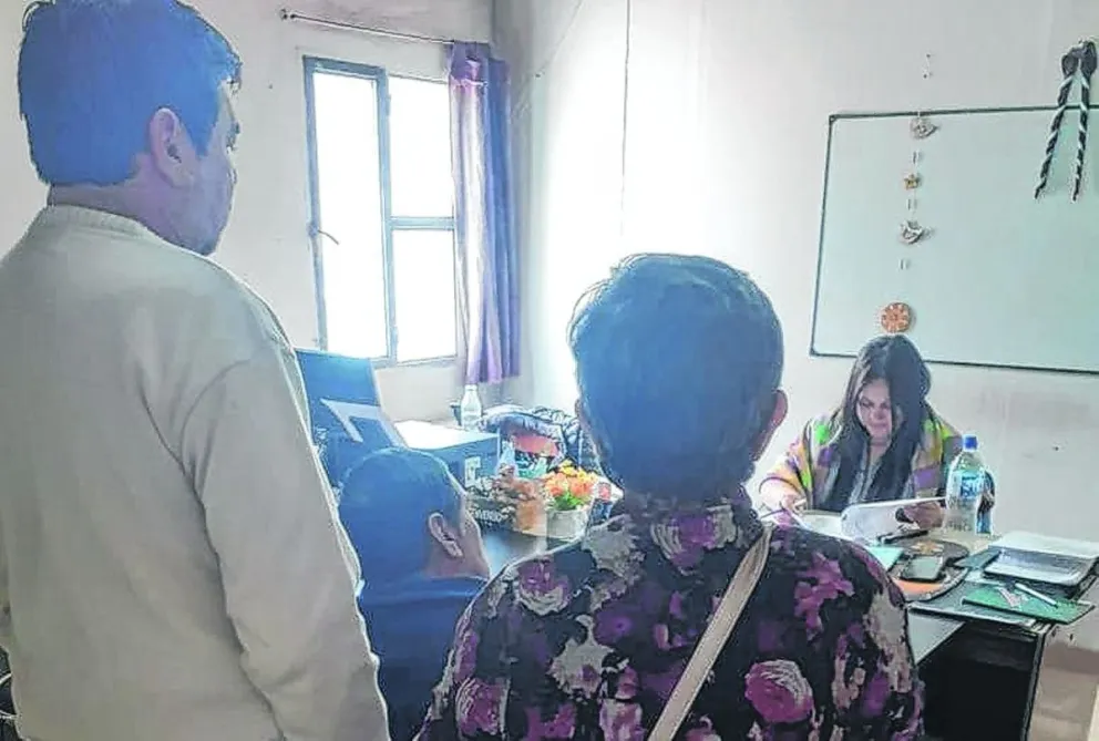 Realizan pre relevamiento para vecinos que hayan sufrido deterioros en sus viviendas en barrio Ceferino