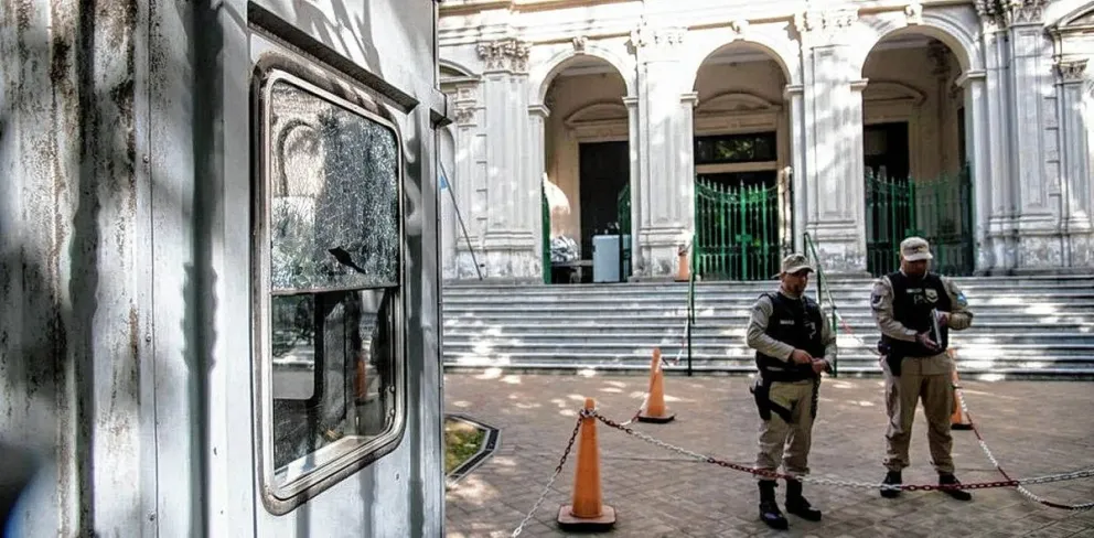 Dispararon contra una garita de seguridad ubicada en los tribunales federales de Rosario