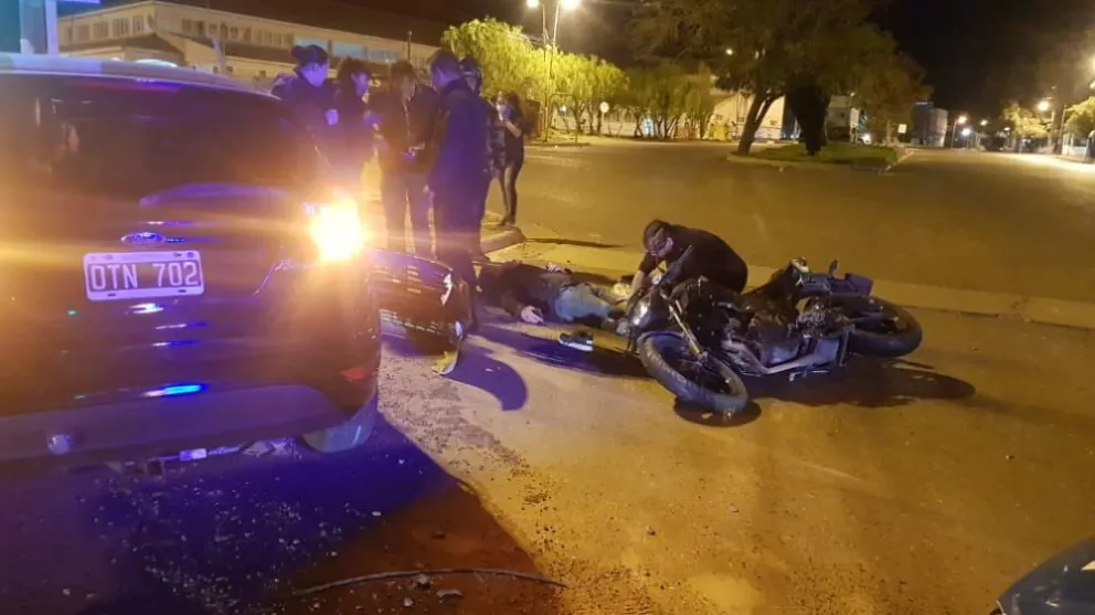 Un motociclista fue embestido en Kilómetro 3 y trasladado al hospital