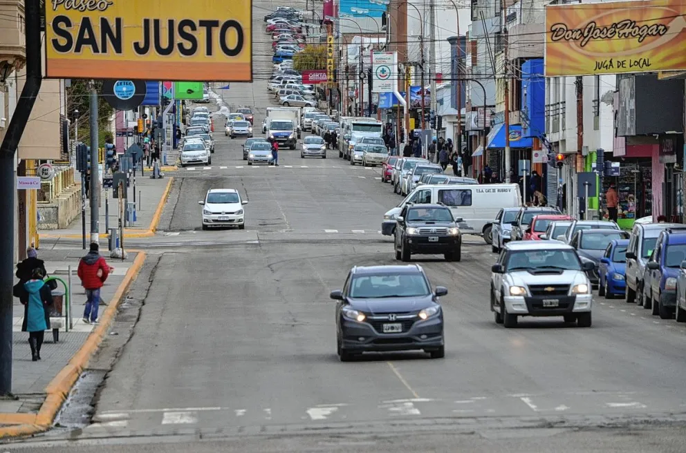 Calle San Martín: se elimina el carril único y se podrá estacionar en las dos manos otra vez