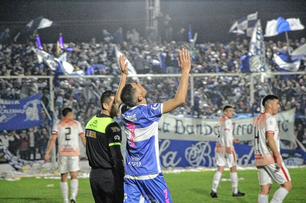 Huracán vs Newbery: Buena luz, muchas sombras