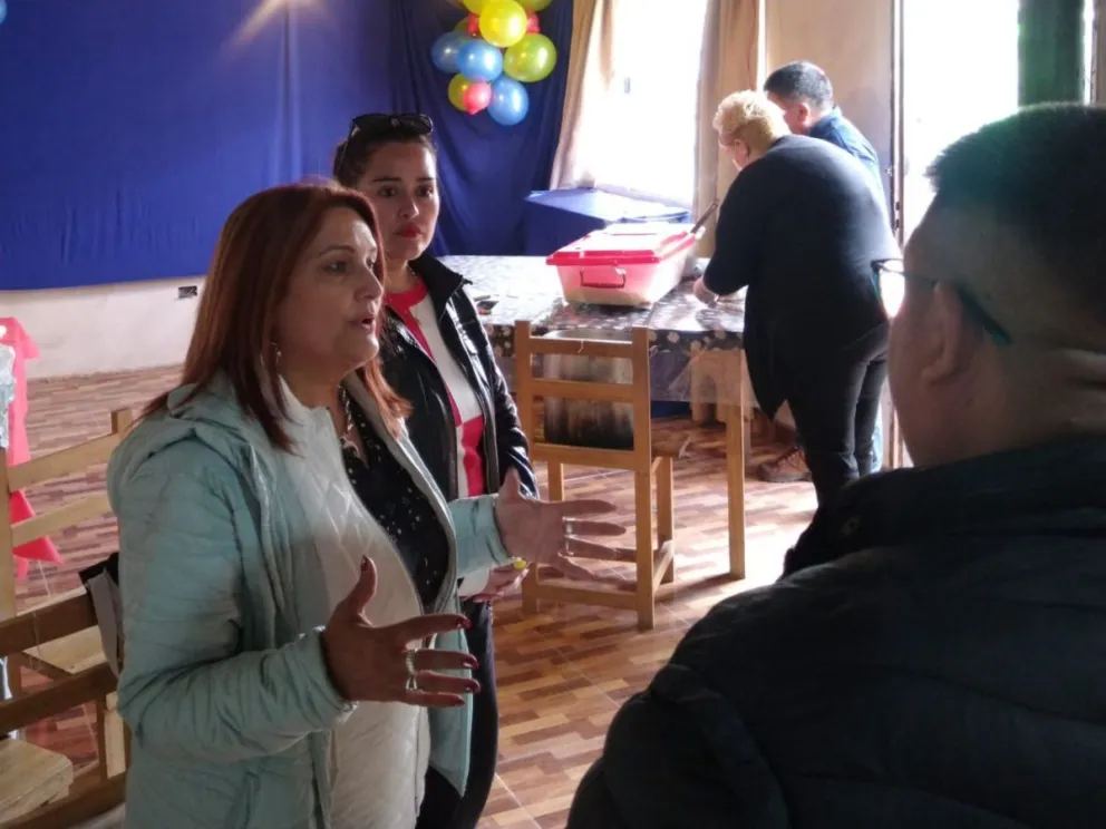 Comodoro: La ministra Simone recorrió Cooperativas de Trabajo y merenderos de distintos barrios