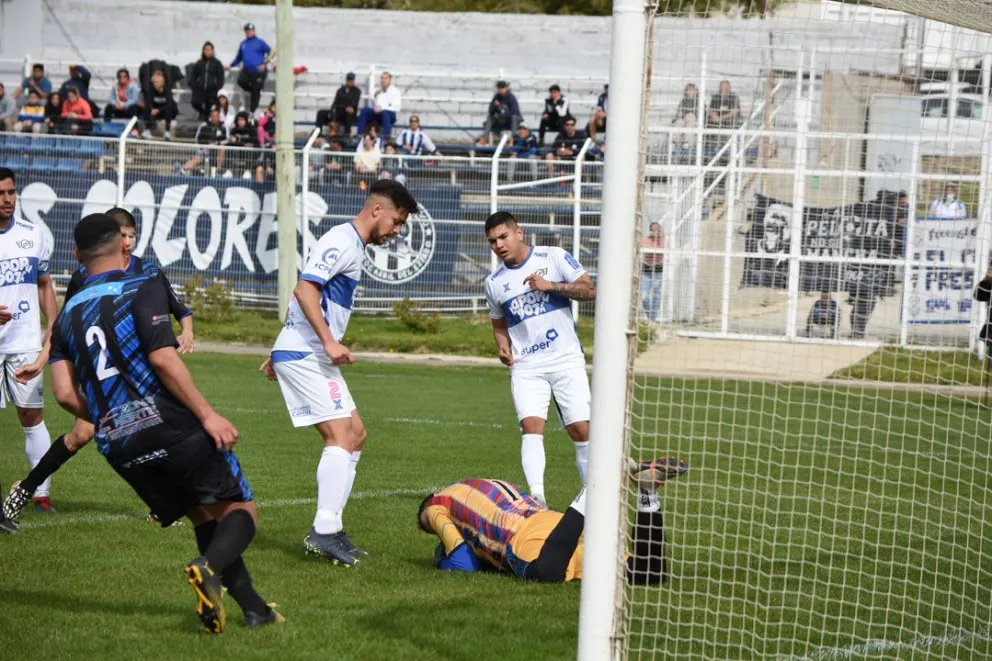 Fútbol Categoría "A": Newbery, cerca del título