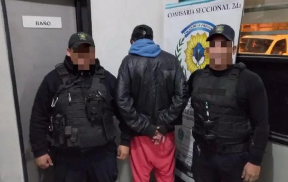 Lo identificaron en un control y terminó detenido por un pedido de captura