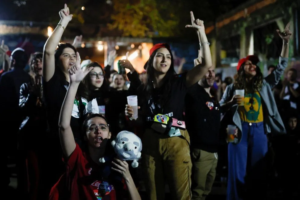 Brasil rumbo al balotaje: con más del 95% de las mesas escrutadas, Lula supera por 4 puntos a Bolsonaro