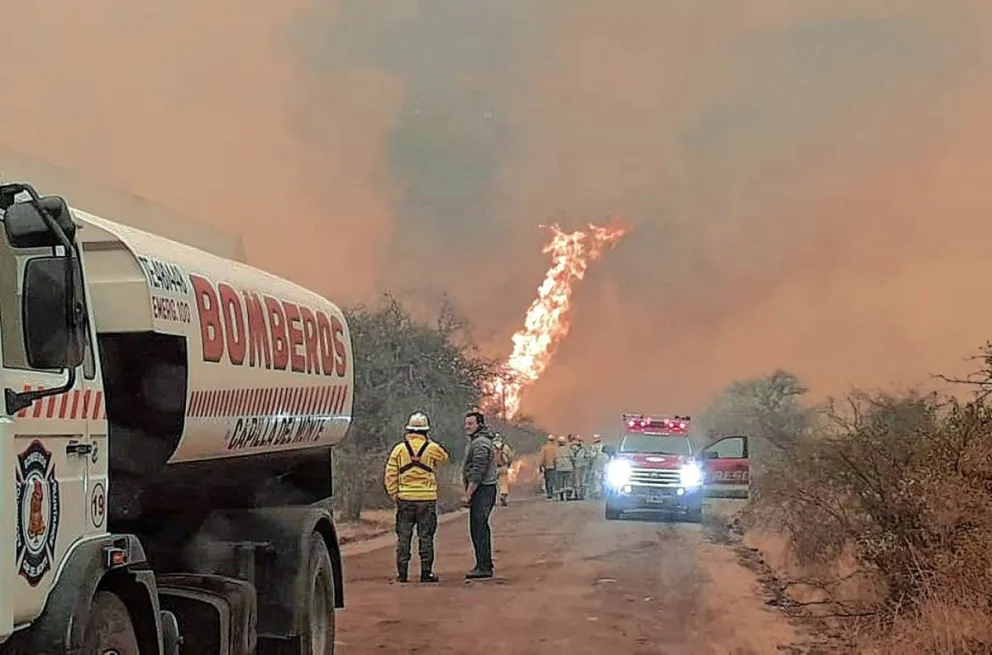 Alerta por un incendio forestal cerca de Cuchi Corral en Córdoba