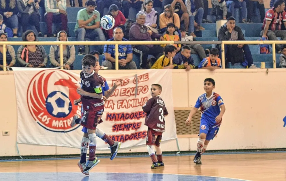 Chacarita, Halcones Dorados y Lanús son punteros en la C-9