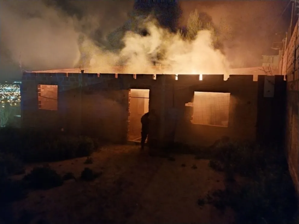 Se incendió una vivienda en barrio La Floresta