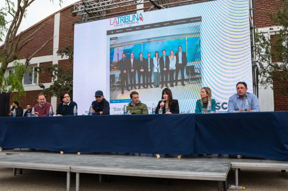 En un masivo acto institucional, la SCPL celebró la firma del acuerdo con Cammesa