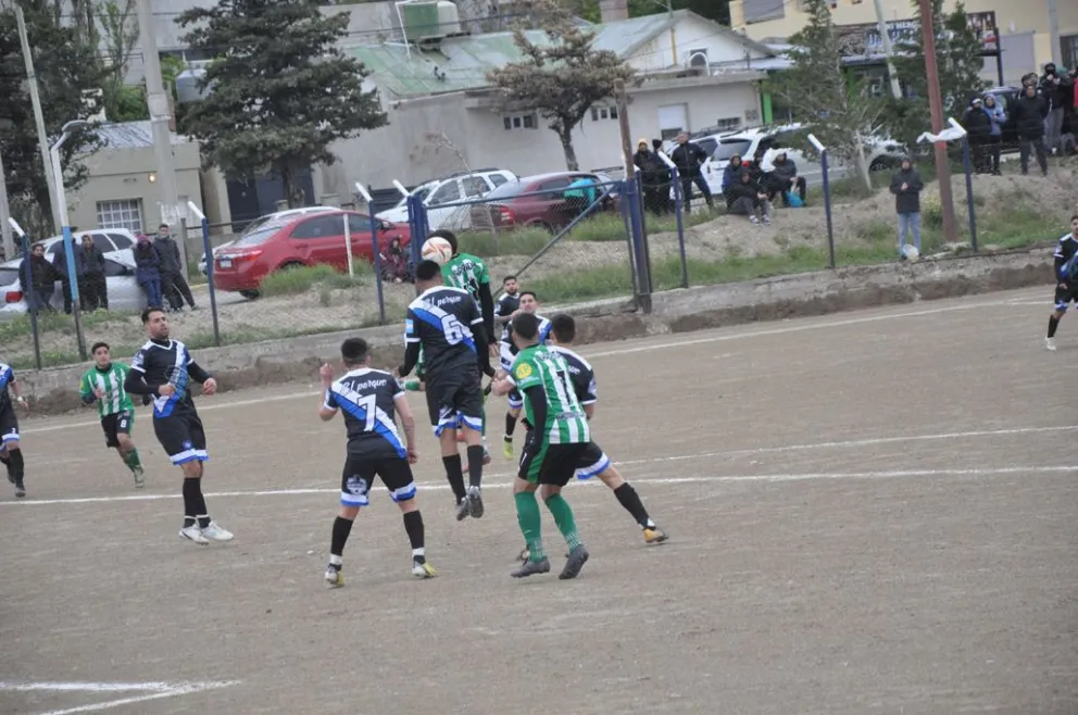 Fútbol Categoría B:  San Martín y Laprida quedaron como punteros