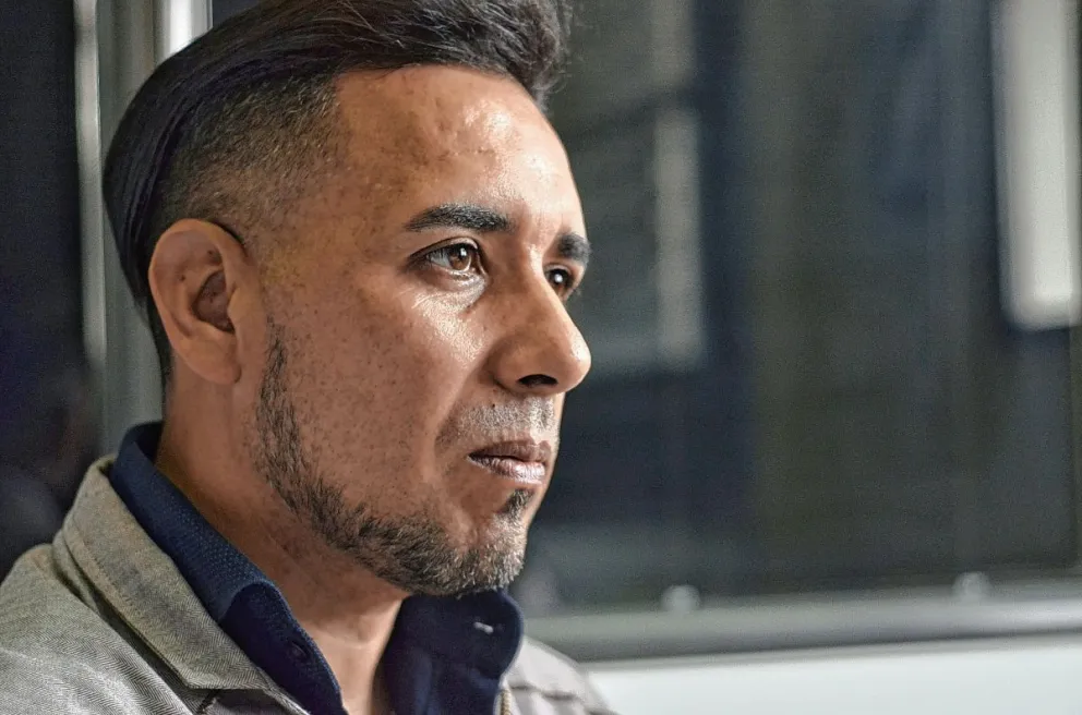 Vive en la Patagonia y es el único artista argentino que representará al país en el viejo continente: “Voy a conquistar Europa”