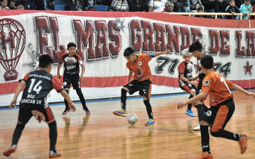 Huracán en C-11 y Chacarita en C-9 irán por el título