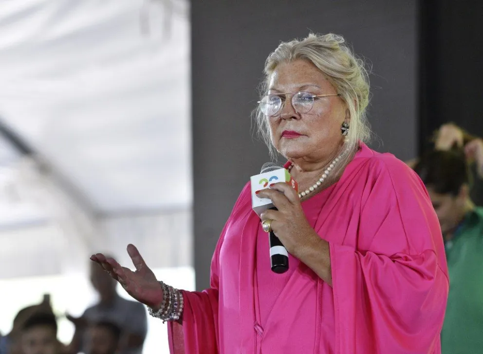 Carrió: "Los que ahora discuten candidaturas van a volar el año que viene porque la gente les va a tomar bronca"