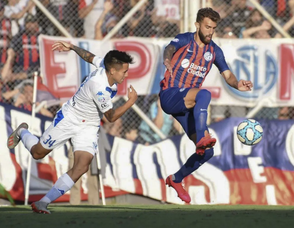 En un duelo de irregulares, San Lorenzo recibe a Vélez