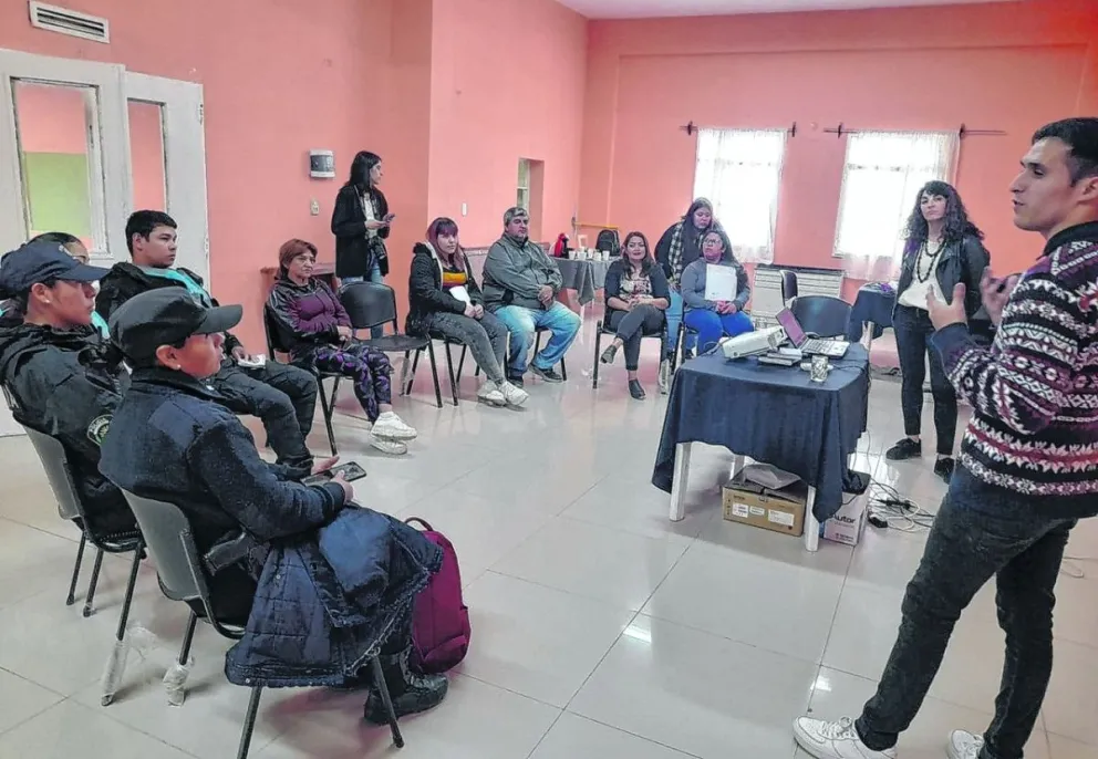 Amplia respuesta de vecinos del Quirno Costa a la información sobre programas de asistencia