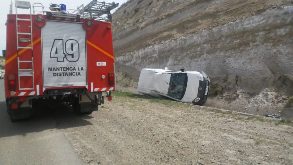 Una mujer fue trasladada al hospital luego de un vuelco | Diario Crónica