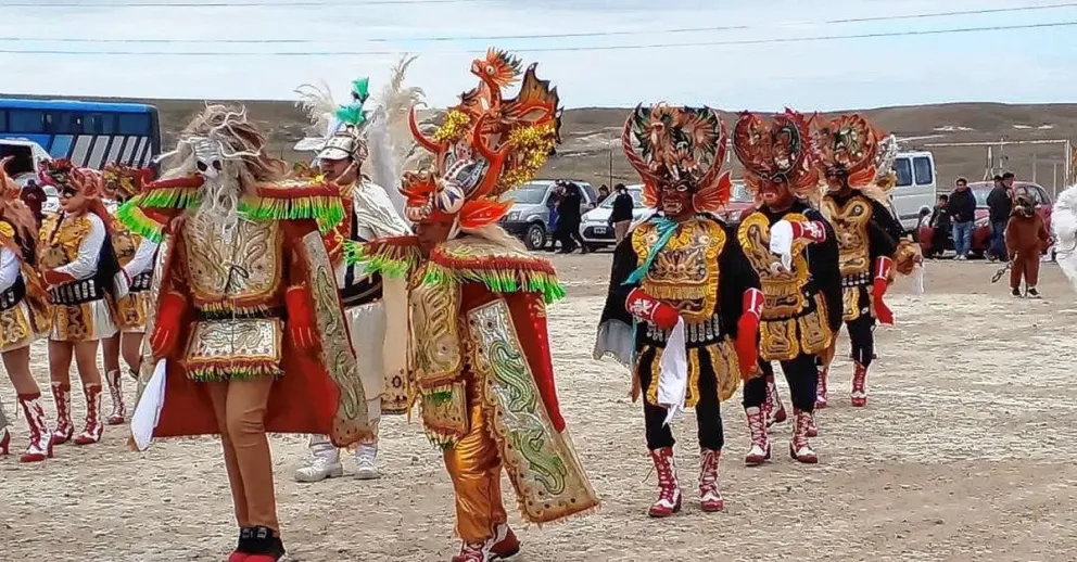 Los residentes bolivianos de Puerto Deseado le rindieron tributo a la Virgen de Copacabana