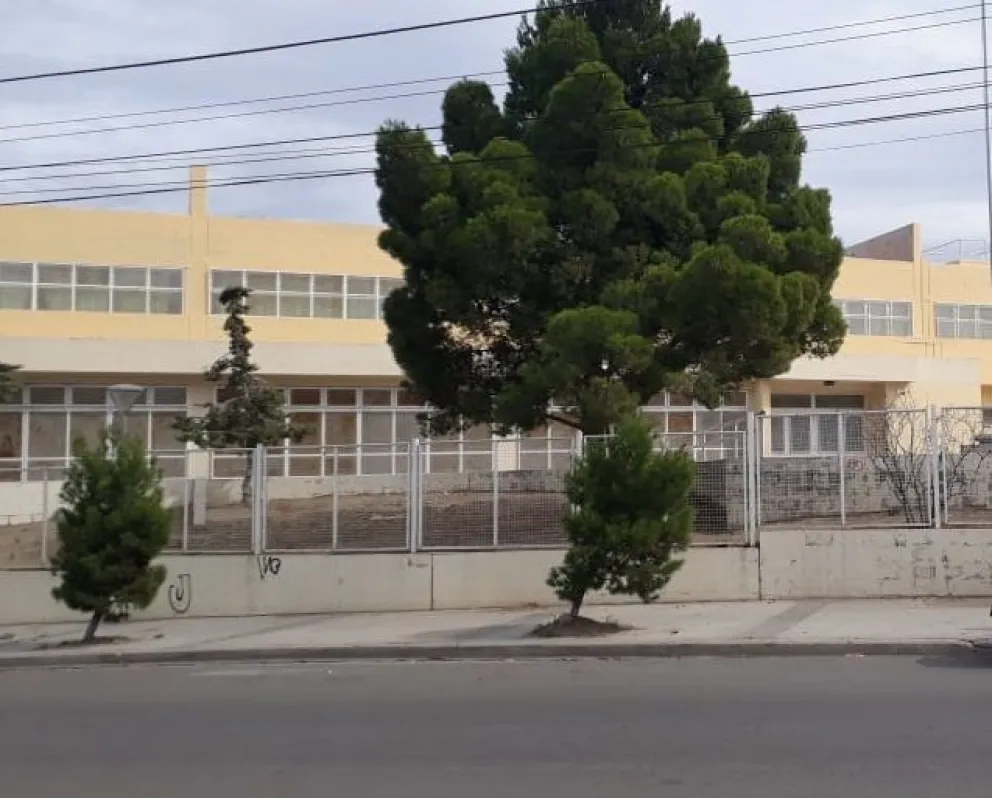 Demoraron a dos menores que rompieron los vidrios de la Escuela Nº 52