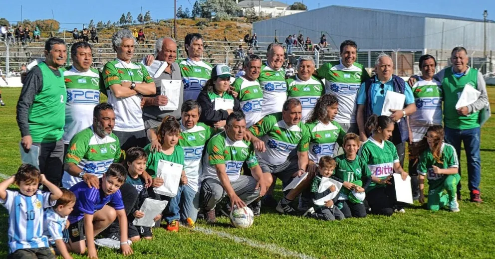Petroquímica homenajeó a los jugadores del '91