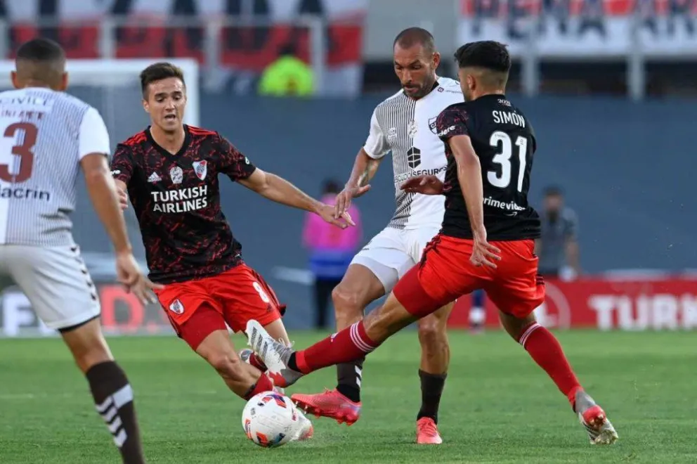 River se mide con Platense para sellar la clasificación a la Libertadores y estirar el sueño en el torneo