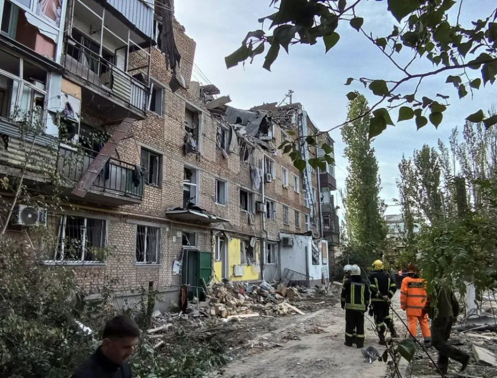 Rusia bombardea decenas de ciudades en Ucrania y advierte sobre una escalada