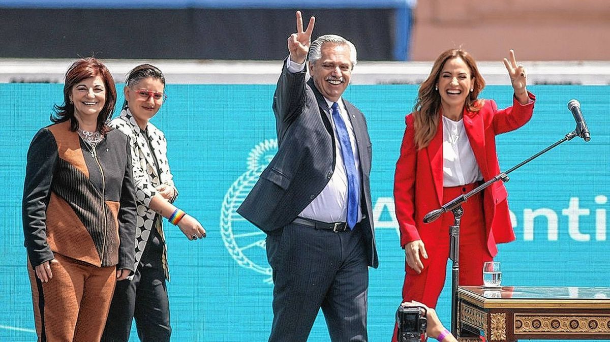 Alberto Fernández le tomó juramento a las nuevas ministras en un nuevo relanzamiento de su Gabinete