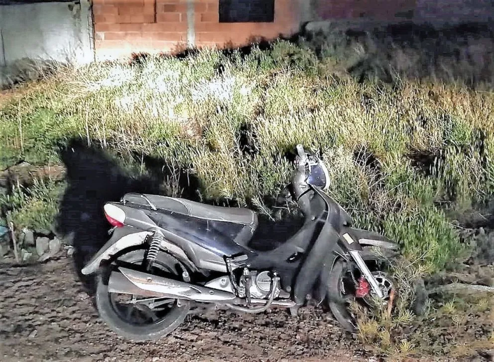 Destacan accionar de mujer policía en su día de franco: Persiguió a un ladrón y recuperó una moto robada