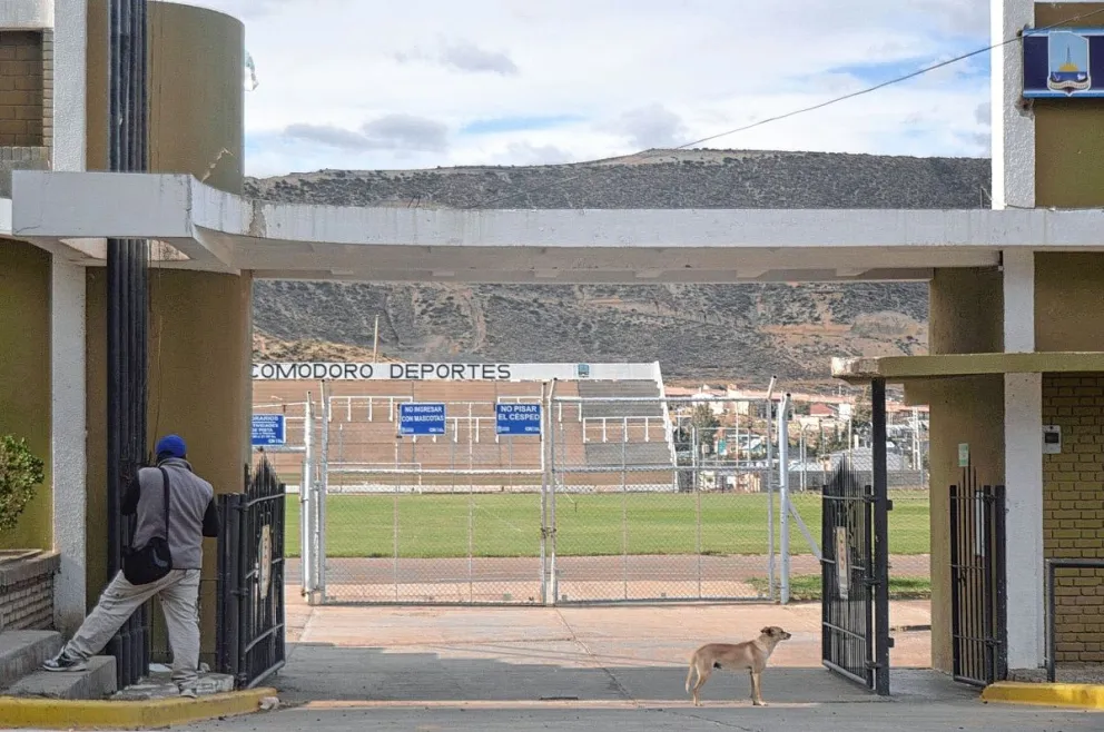 Vecinos del Estadio Municipal, en contra de los partidos locales en el lugar
