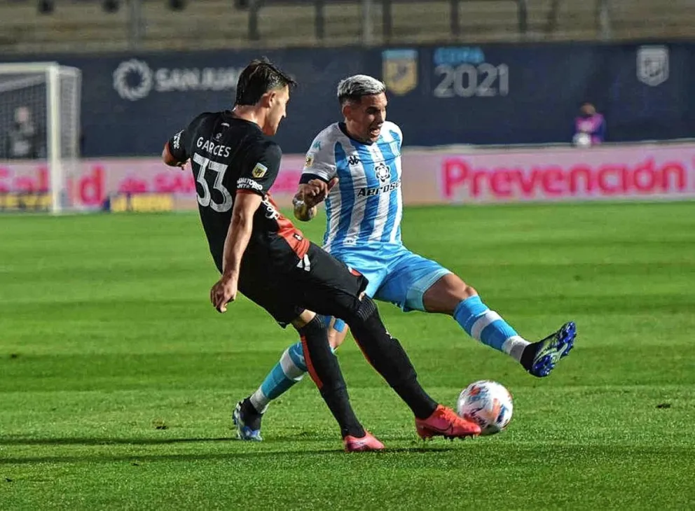 Racing visita a Colón en una parada de riesgo para sus aspiraciones de pelear el torneo