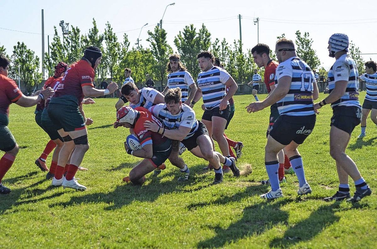 El campeón Deportivo Portugués madruga por el Regional Patagónico