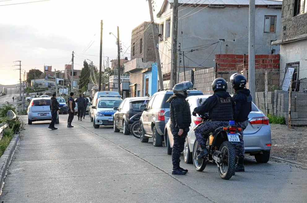 Un herido de bala y máxima tensión en la zona alta del Newbery