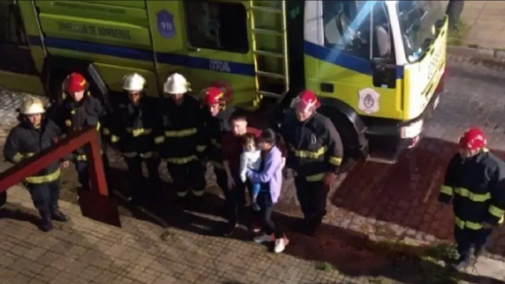 La Plata: olvidaron a un nene de dos años en un jardín de infantes y llamaron a los bomberos