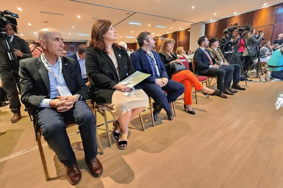 Llugdar: “El petróleo y el gas juegan un rol determinante en la diversificación de la matriz productiva de la región”