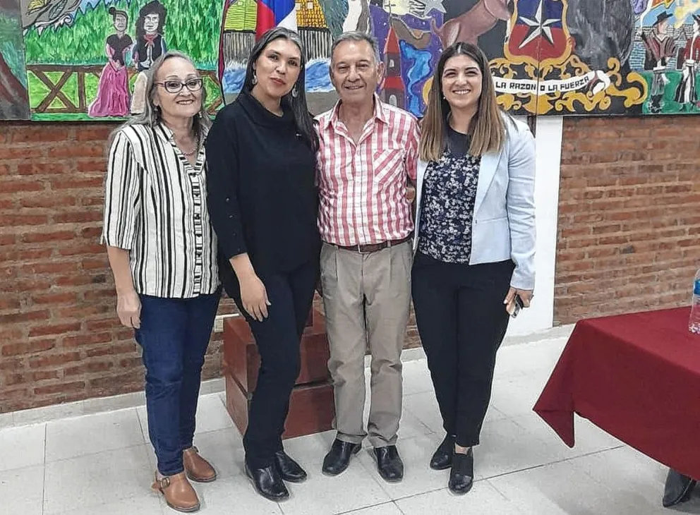 La embajadora de Chile Bárbara Figueroa se reunió con centros de residentes de la región