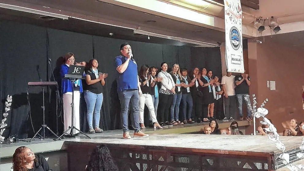 Espectacular celebración del Día de la Madre con música, baile y sorteos