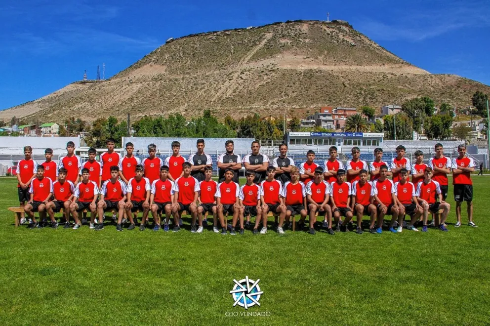 Los Seleccionados Sub ‘13 y Sub ‘15 partieron hacia Neuquén