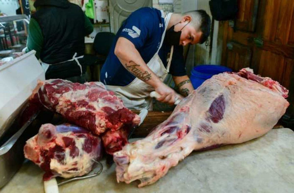 Carne: establecen los requisitos para el troceo y se termina la media res