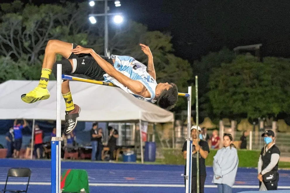 Taiel Mantello hizo podio en México en salto en alto