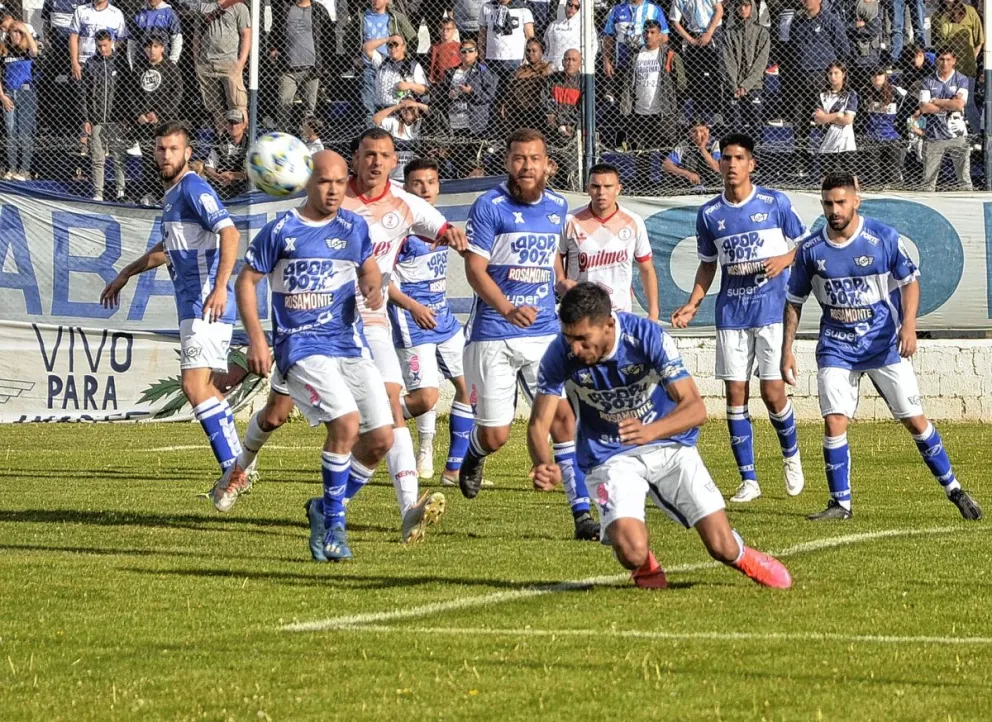 C.A.I. y Newbery disputan un partido decisivo