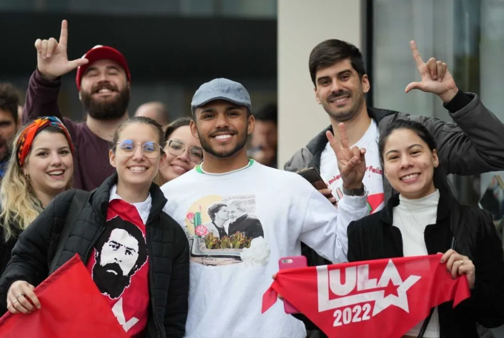 Elecciones en Brasil: Lula pasó al frente y se impone sobre Bolsonaro