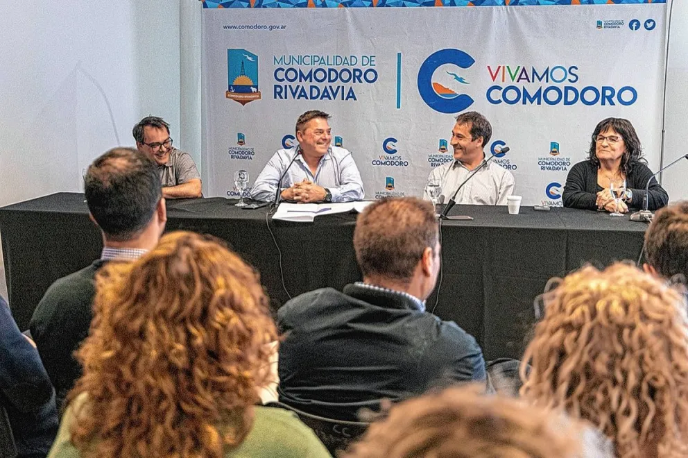 Luque encabezó la licitación de la segunda etapa de la Escuela Municipal