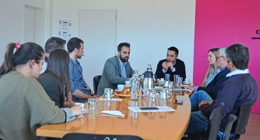 El Gobierno del Chubut firmó convenio de colaboración con la Agencia Comodoro Conocimiento